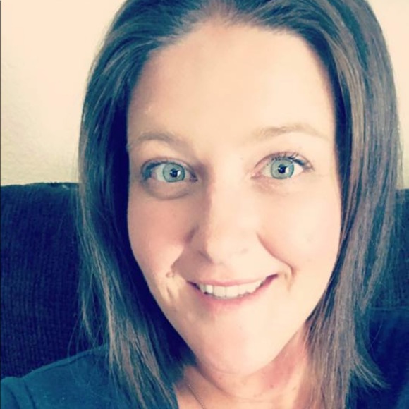 Meet your Posher, Lauren - Picture 1 of 1